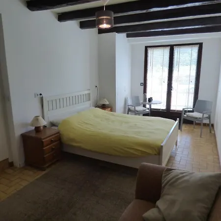 La Croix בית נופש Pressignac