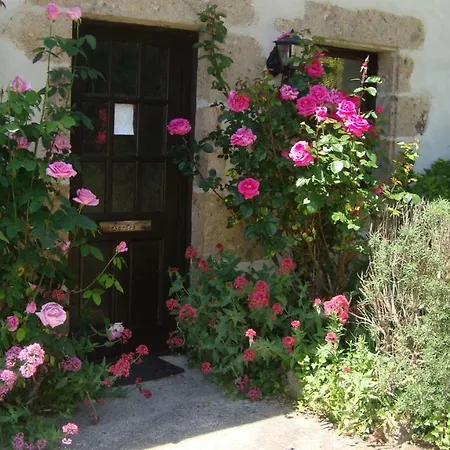 La Croix Holiday home Pressignac